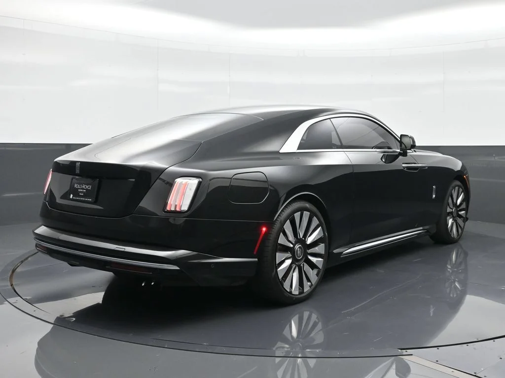 Used 2025 Black Rolls-Royce  image 2