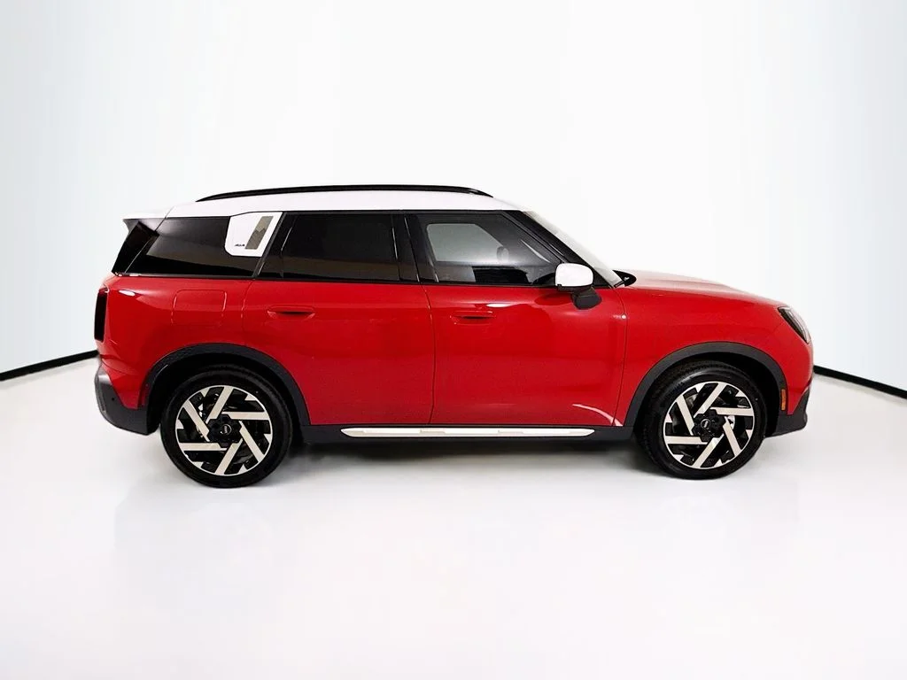 New 2027 Chili Red II MINI Iconic image 4