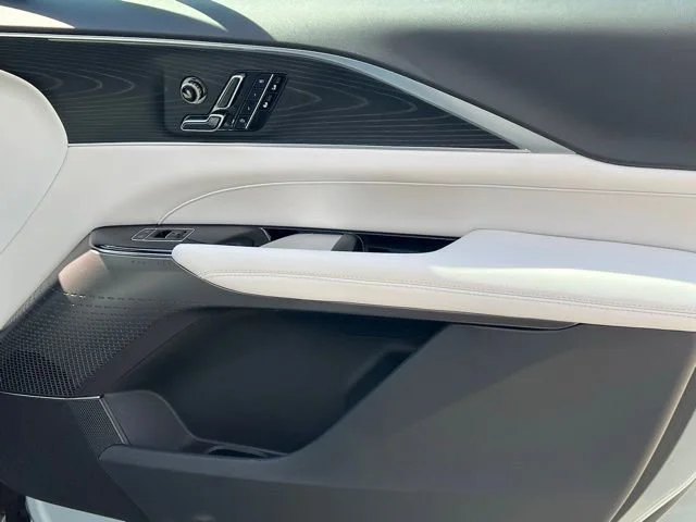 2025 Cadillac LYRIQ Sport 1 - Photo 20