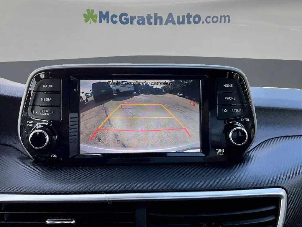 Used 2020 Silver Hyundai SE image 16
