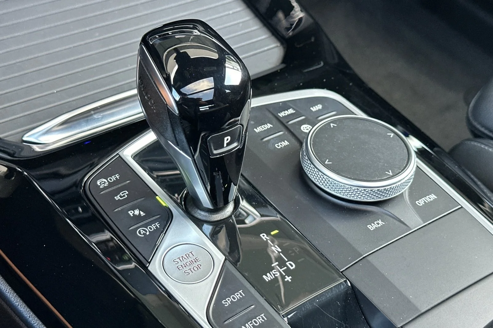 Used 2024 Dark Graphite Metallic BMW xDrive30i image 21