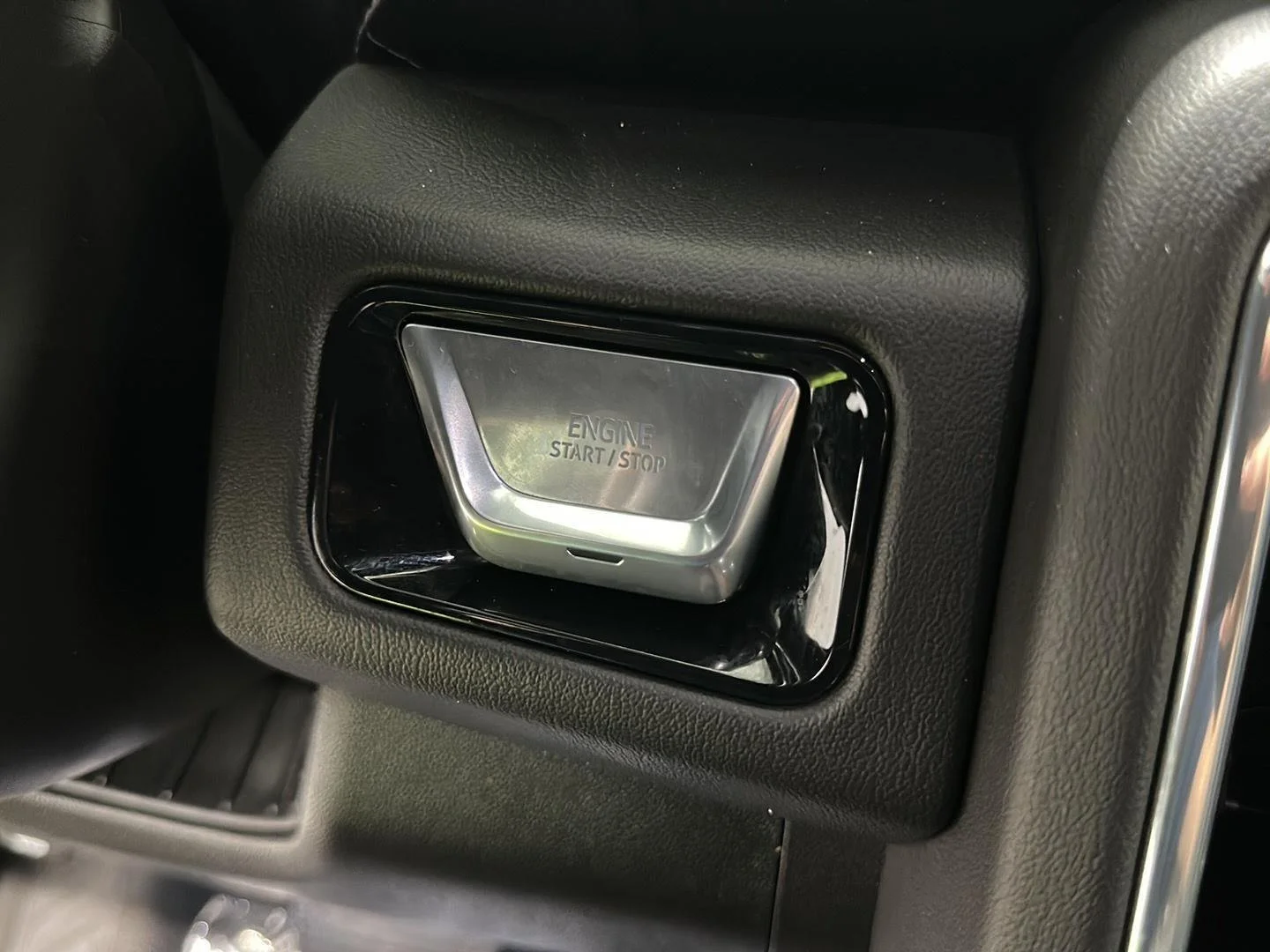 Used 2025 Onyx Black GMC Denali image 14