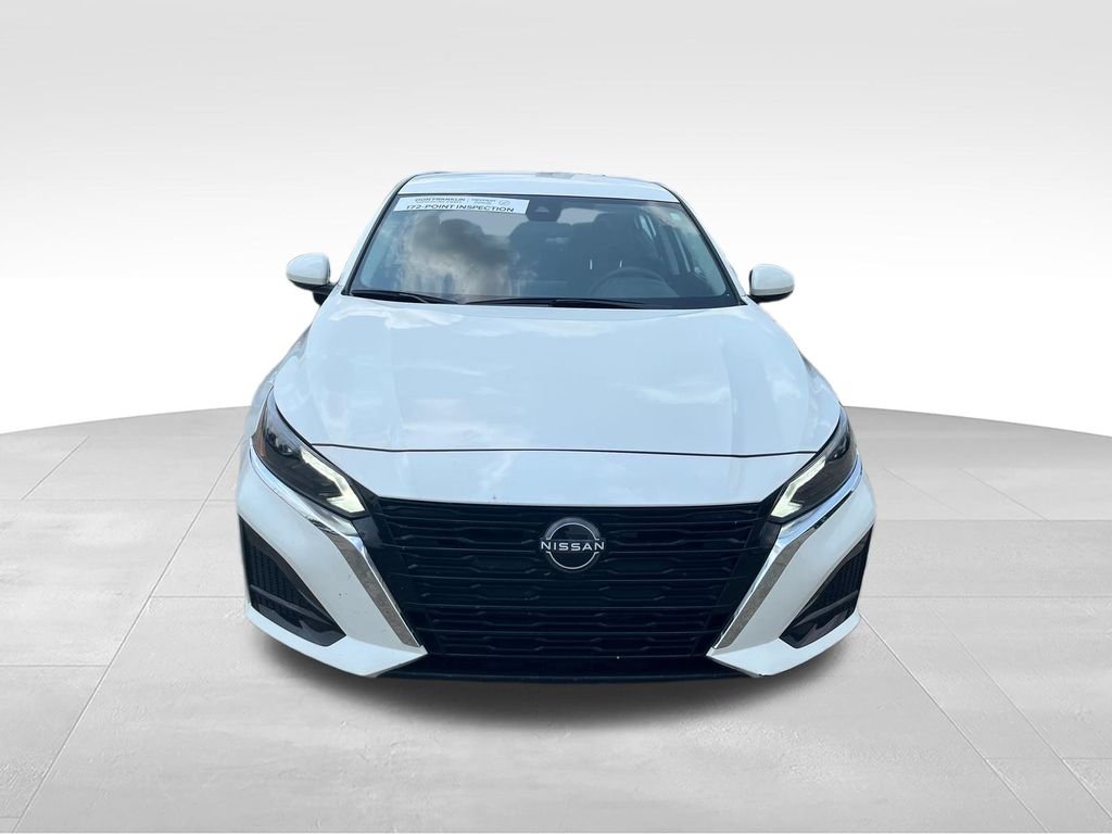 Used 2023 White Nissan 2.5 SV image 8