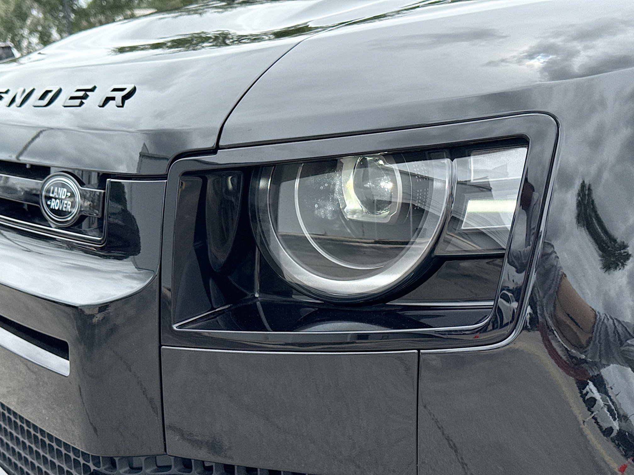New 2026 Santorini Black LAND ROVER X-Dynamic SE image 9