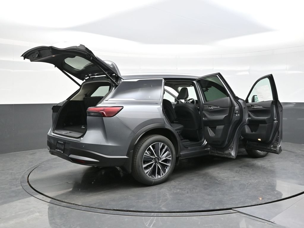 New 2027 GRAPHITE SHADOW INFINITI Luxe AWD image 50