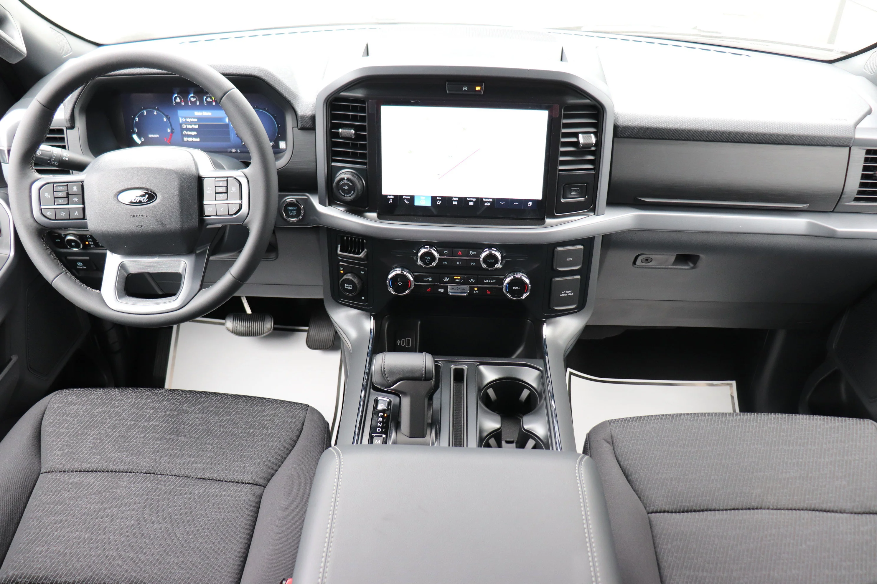New 2026 OXFORD WHITE Ford XLT image 21