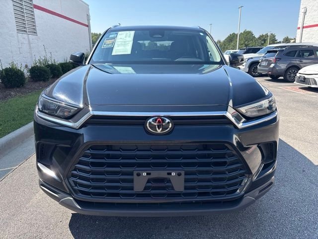 Used 2025 Black Toyota XLE image 4