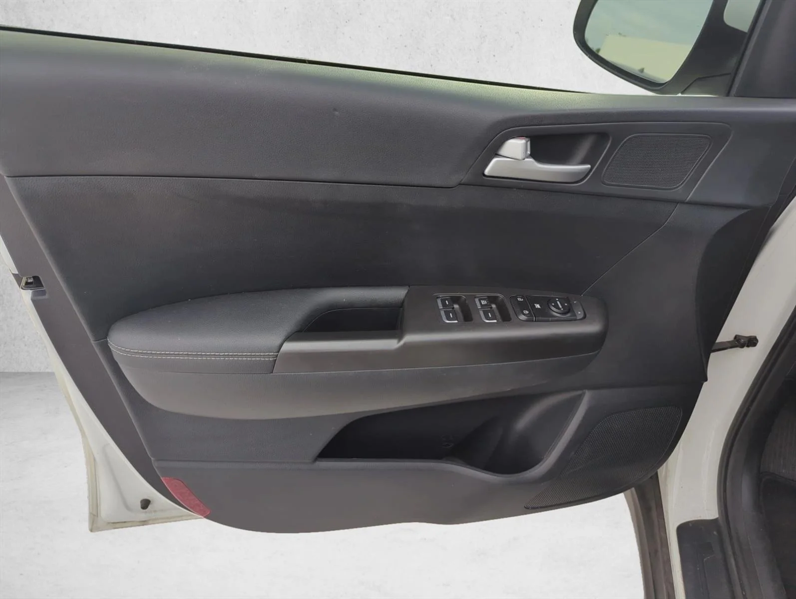 Used 2017 Clear White Kia LX image 9