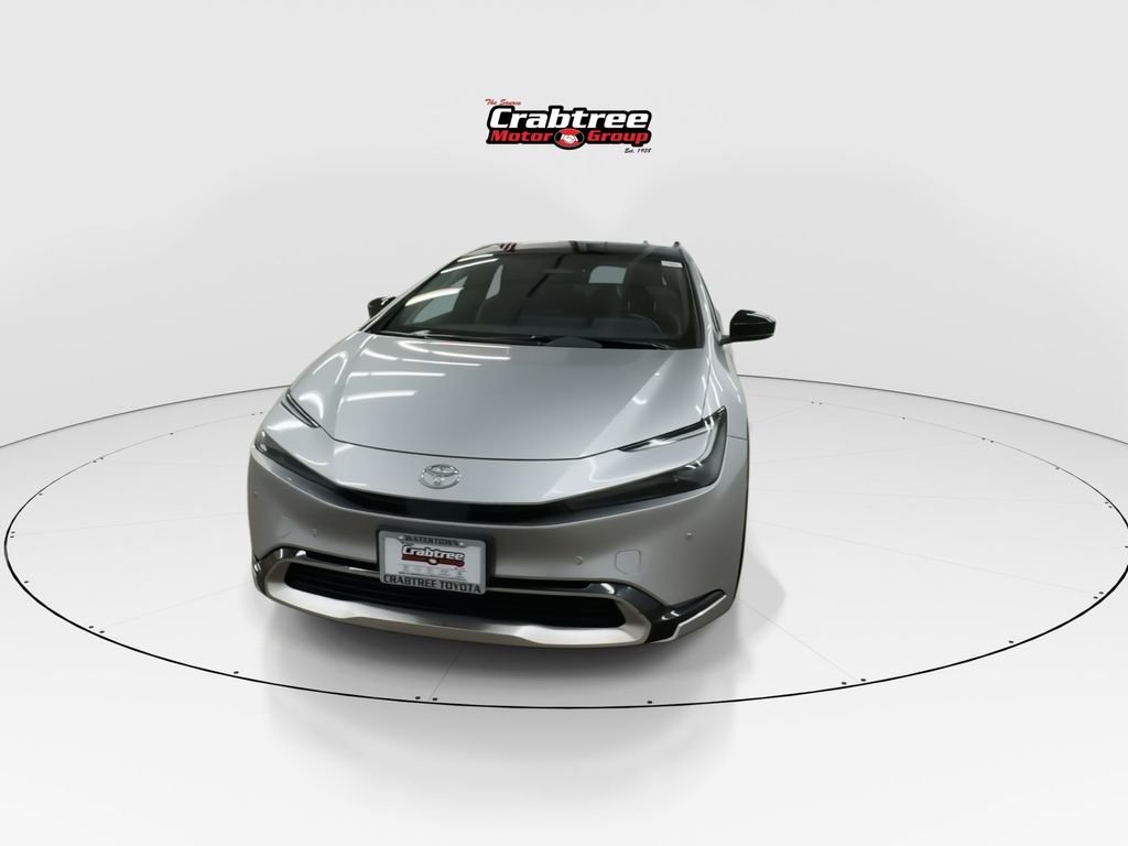 Used 2023  Toyota XSE image 3