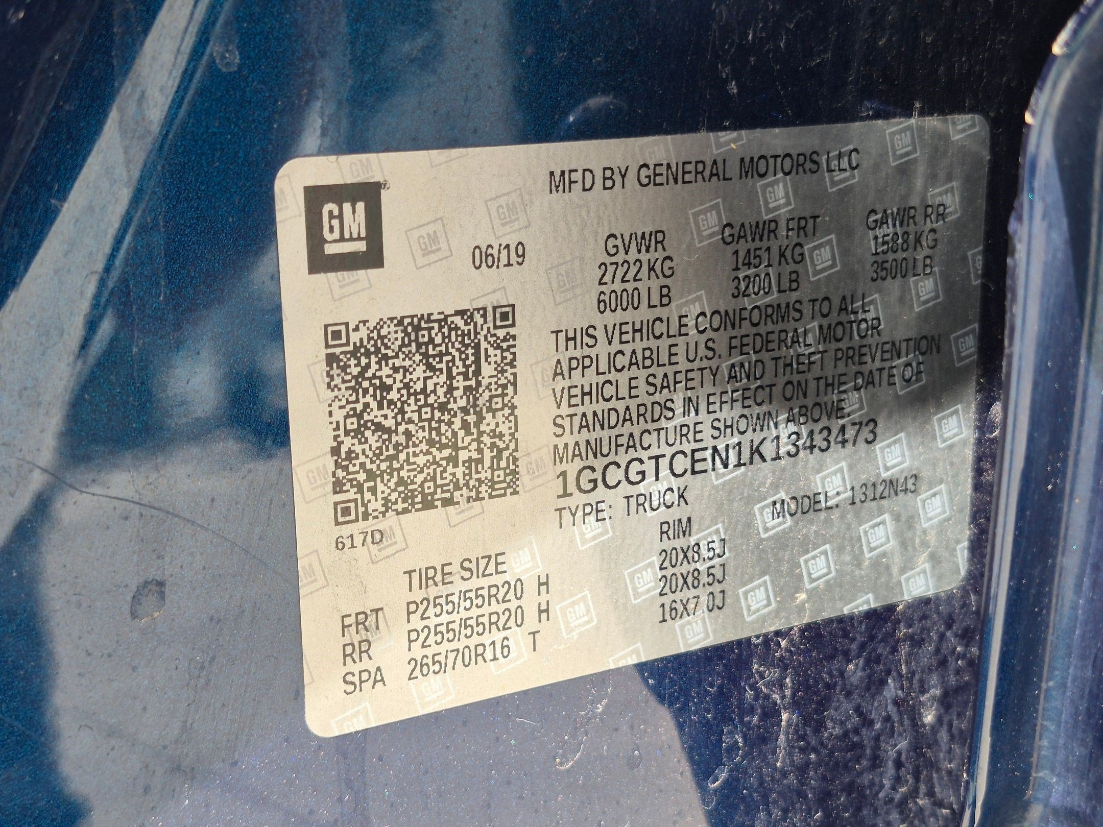 Used 2019 Pacific Blue Metallic Chevrolet 4WD LT image 31