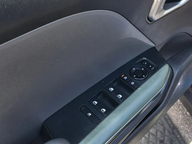 2025 Kia K4 LXS - Photo 14