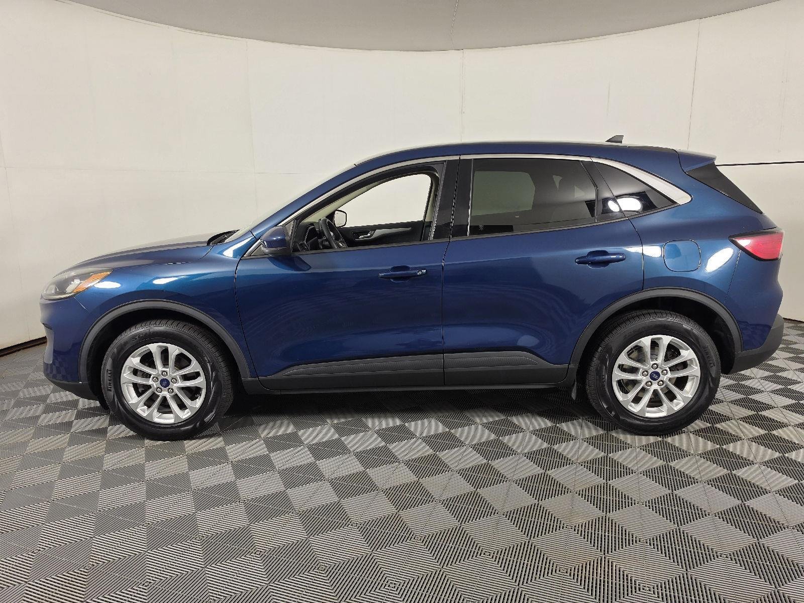 Used 2020 Dark Persian Green Ford SE image 7