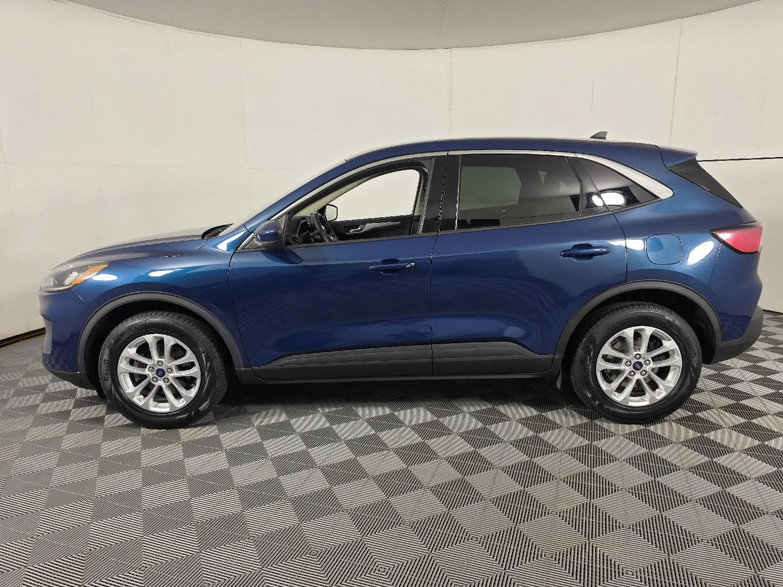 Used 2020 Dark Ford SE image 7
