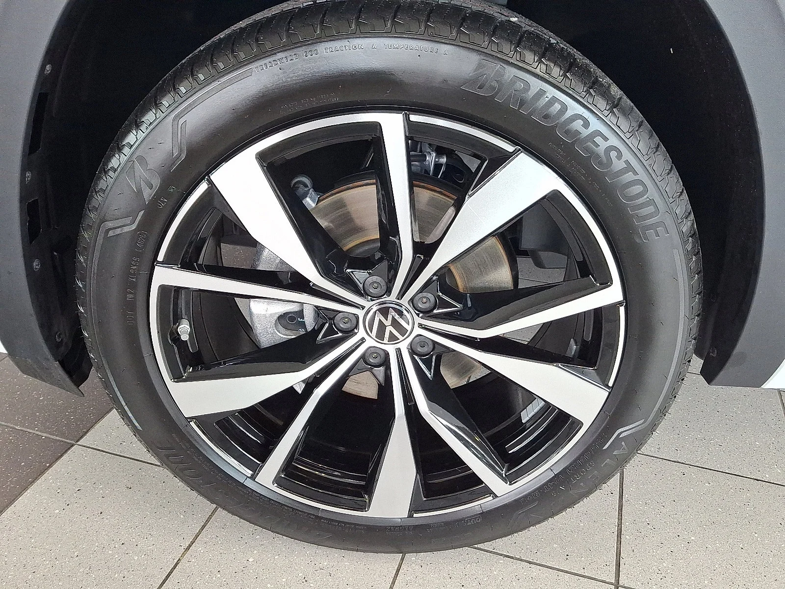 2026 Volkswagen Atlas Cross Sport SEL Premium R-LINE - Photo 7