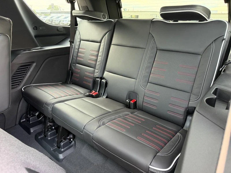 2026 GMC Yukon AT4 Ultimate - Photo 8