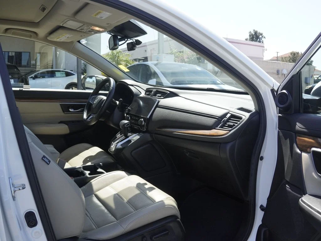 Used 2018 White Honda EX-L image 27