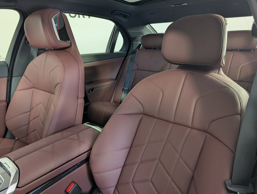 2026 BMW i7 60 - Photo 12