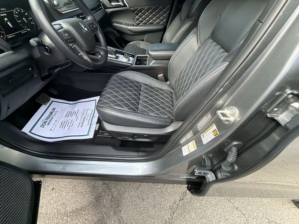 Certified Used 2023 Gray Mitsubishi SEL image 12