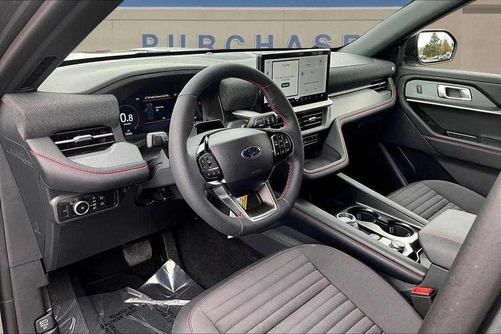 New 2026 Carbonized Gray Metallic Ford ST-Line image 7