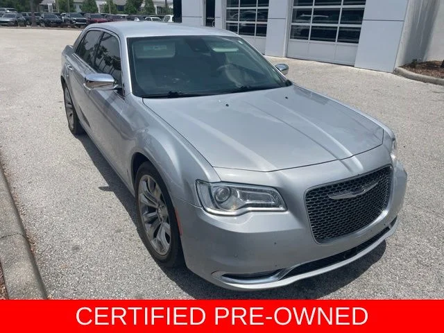 2021 Chrysler 300 Touring L's photo