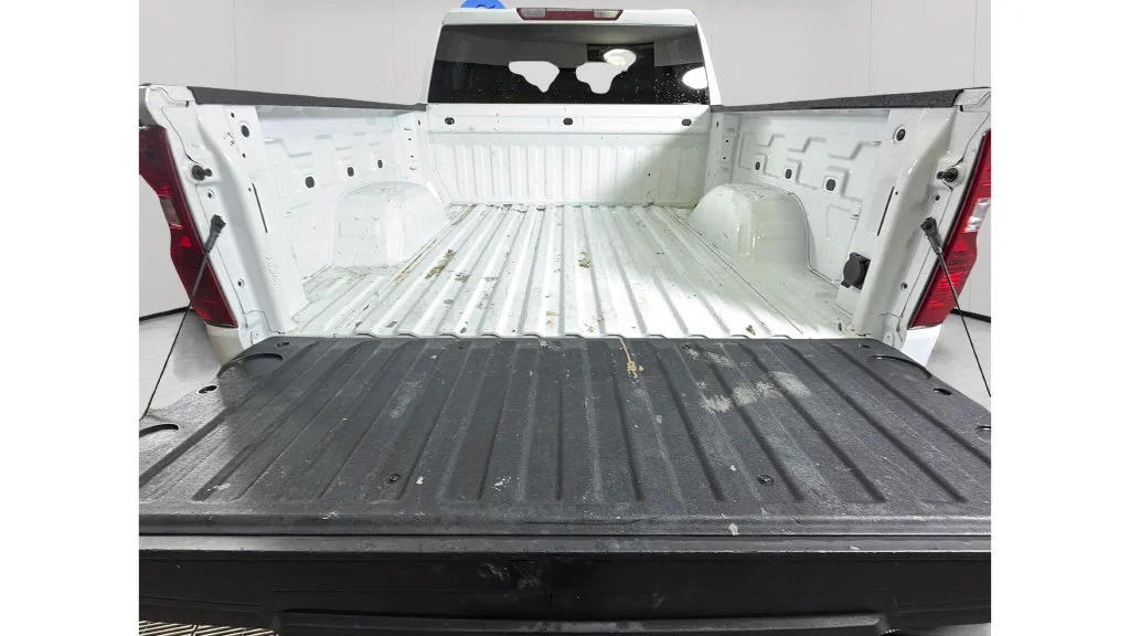 Used 2025 Summit White Chevrolet WT image 28
