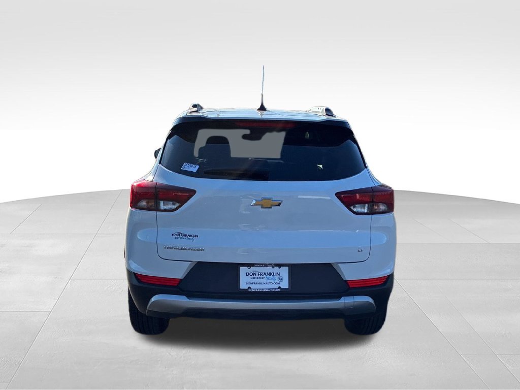 Used 2025 White Chevrolet LT image 4