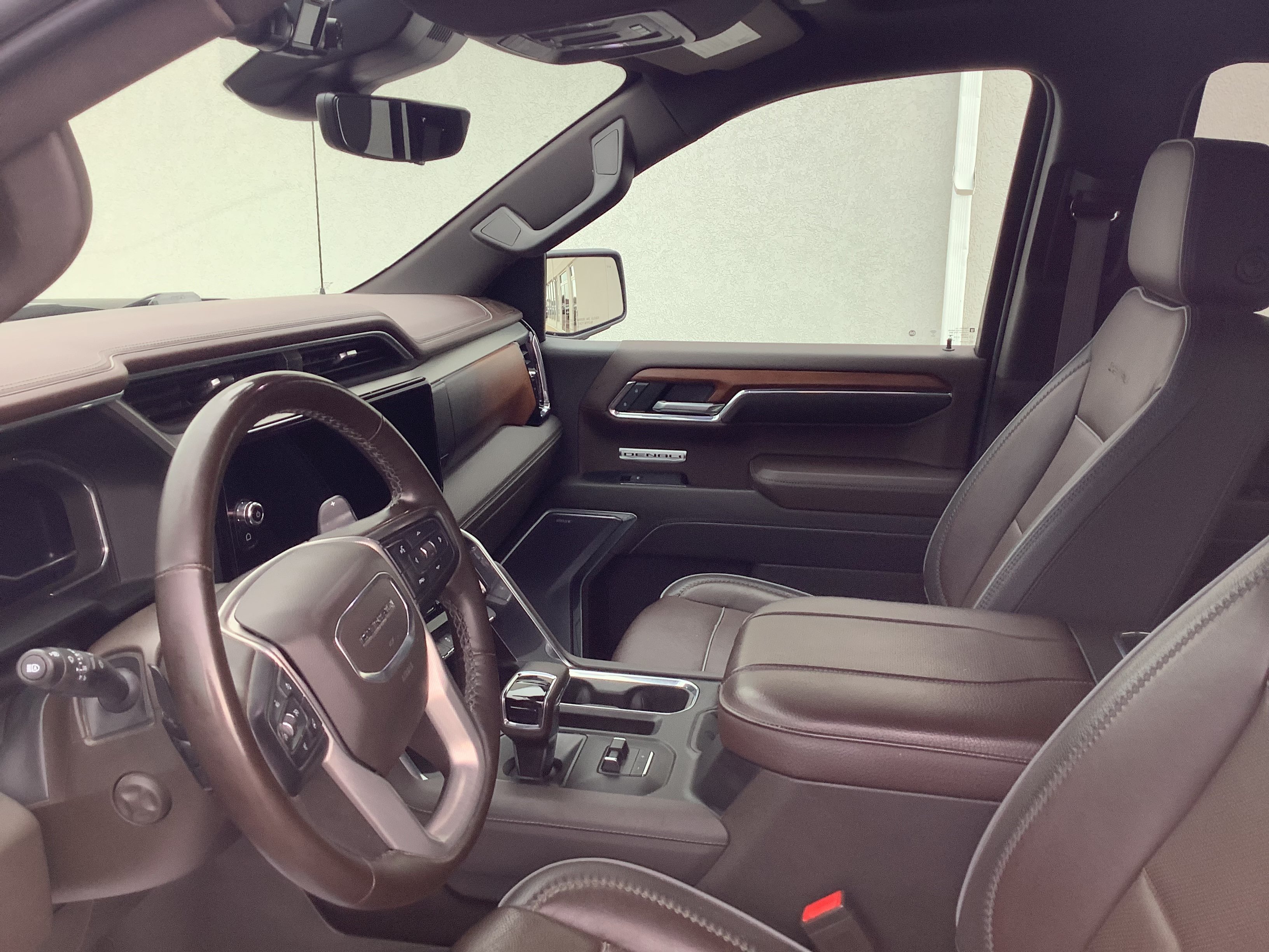 Used 2023 Silver GMC Denali image 10