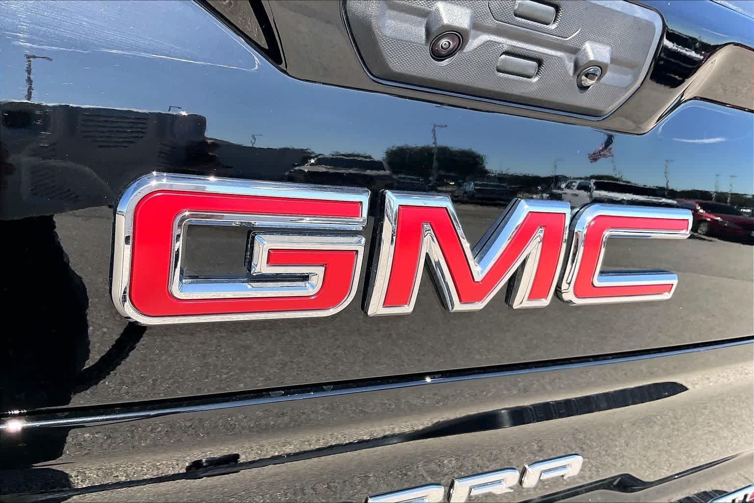 Used 2026 Onyx Black GMC AT4 image 29