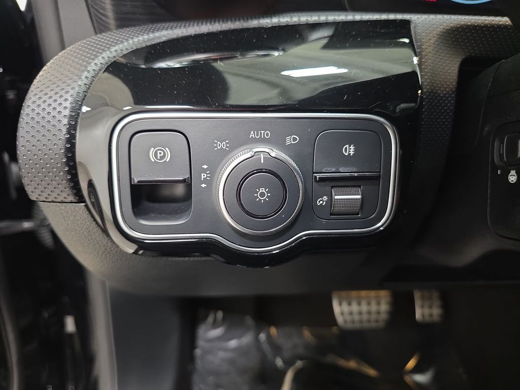 Used 2022 Black Mercedes-Benz CLA 250 image 24