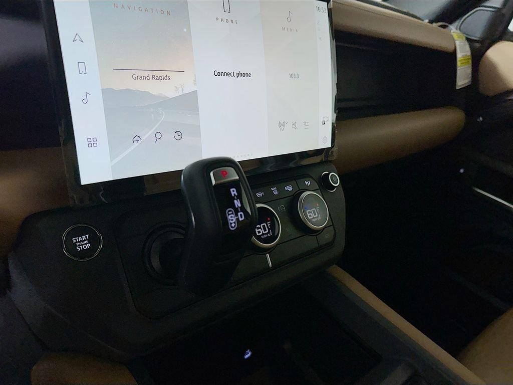 New 2026 Carpathian Grey LAND ROVER X-Dynamic SE image 21