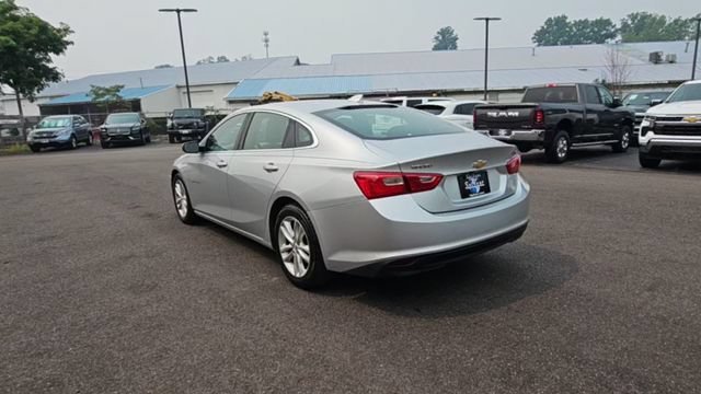 Used 2017 SILVER ICE METALLIC Chevrolet LT image 6