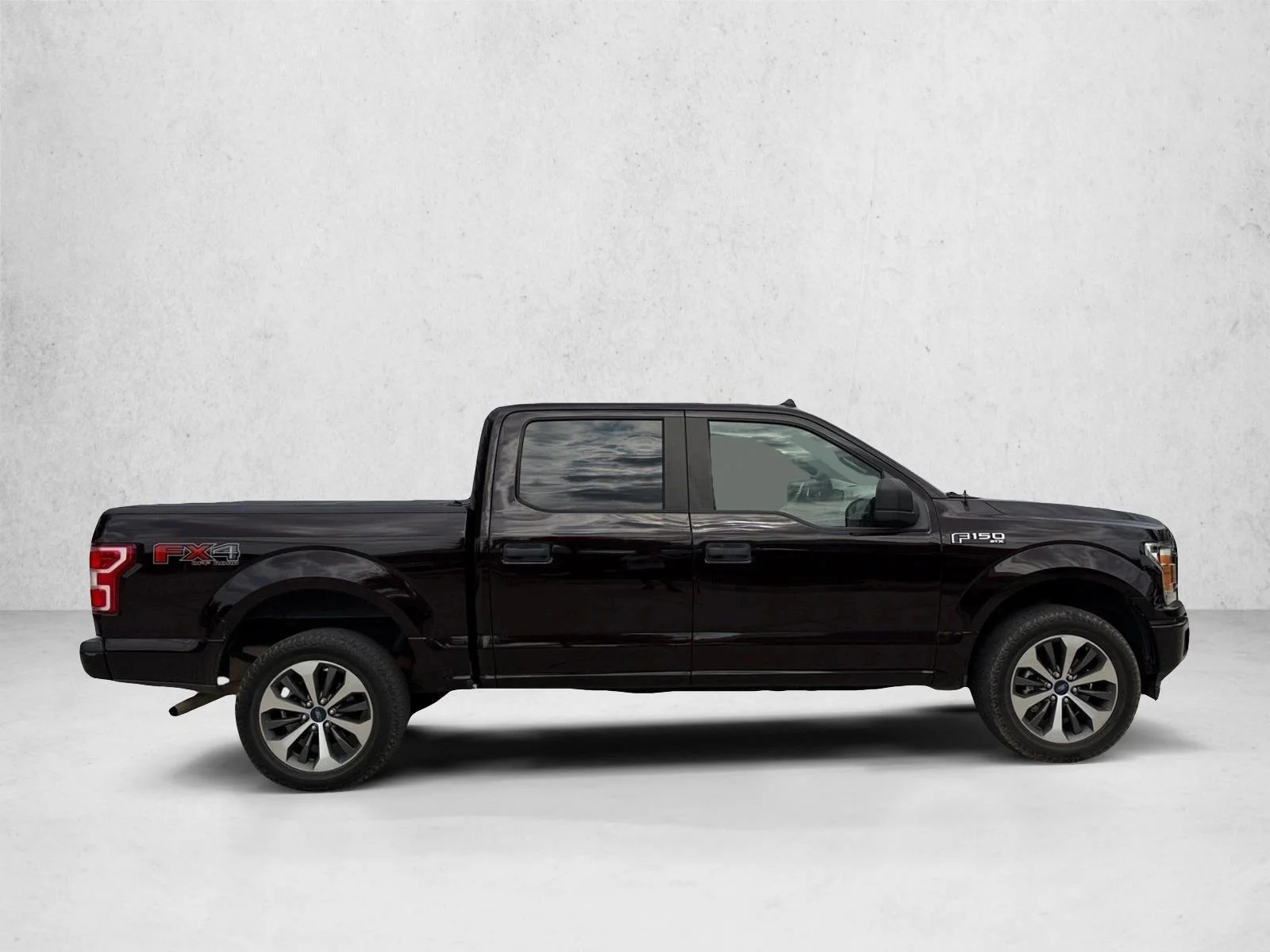 Used 2020 Magma Red Metallic Ford XL image 4