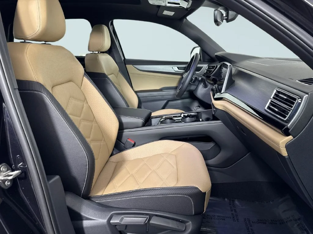 New 2026 Black Volkswagen SE w/Technology image 8