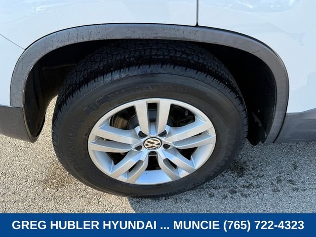 Used 2012 White Volkswagen S image 8