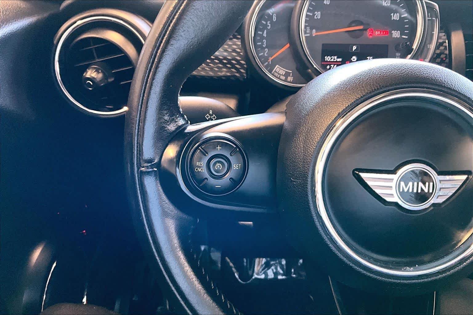 Used 2018 Thunder Grey Metallic MINI Cooper S image 24