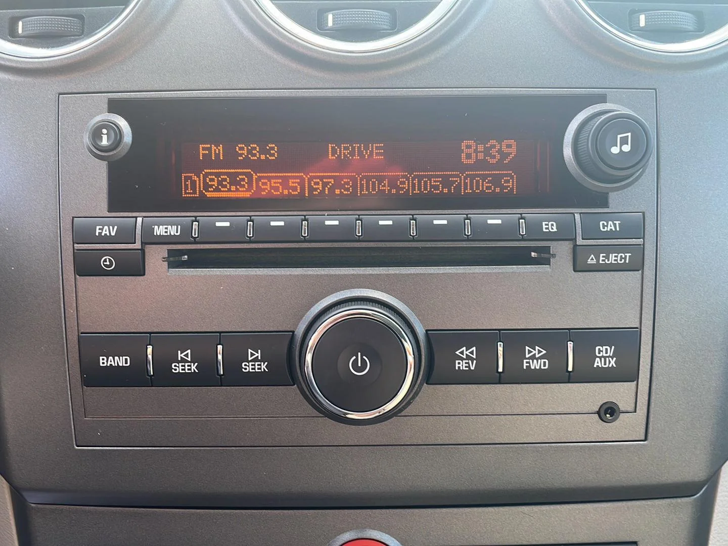 Used 2008 Silver Pearl Saturn XE image 23