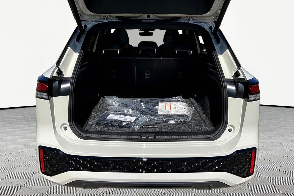 New 2026 Beige Volkswagen SE R-Line Black image 27