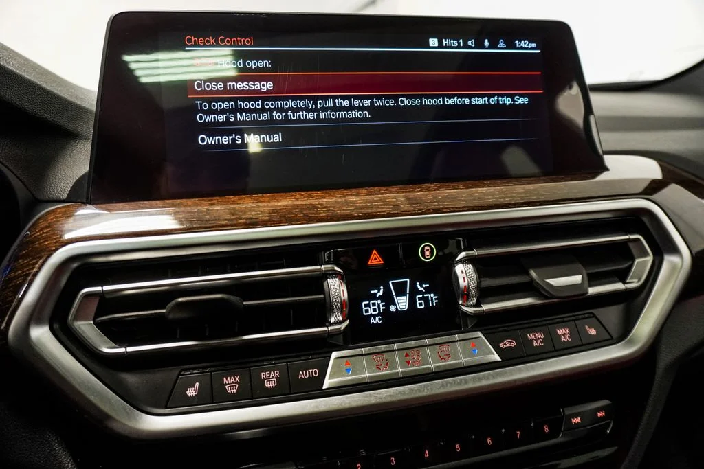 Used 2023 White BMW xDrive30i image 27