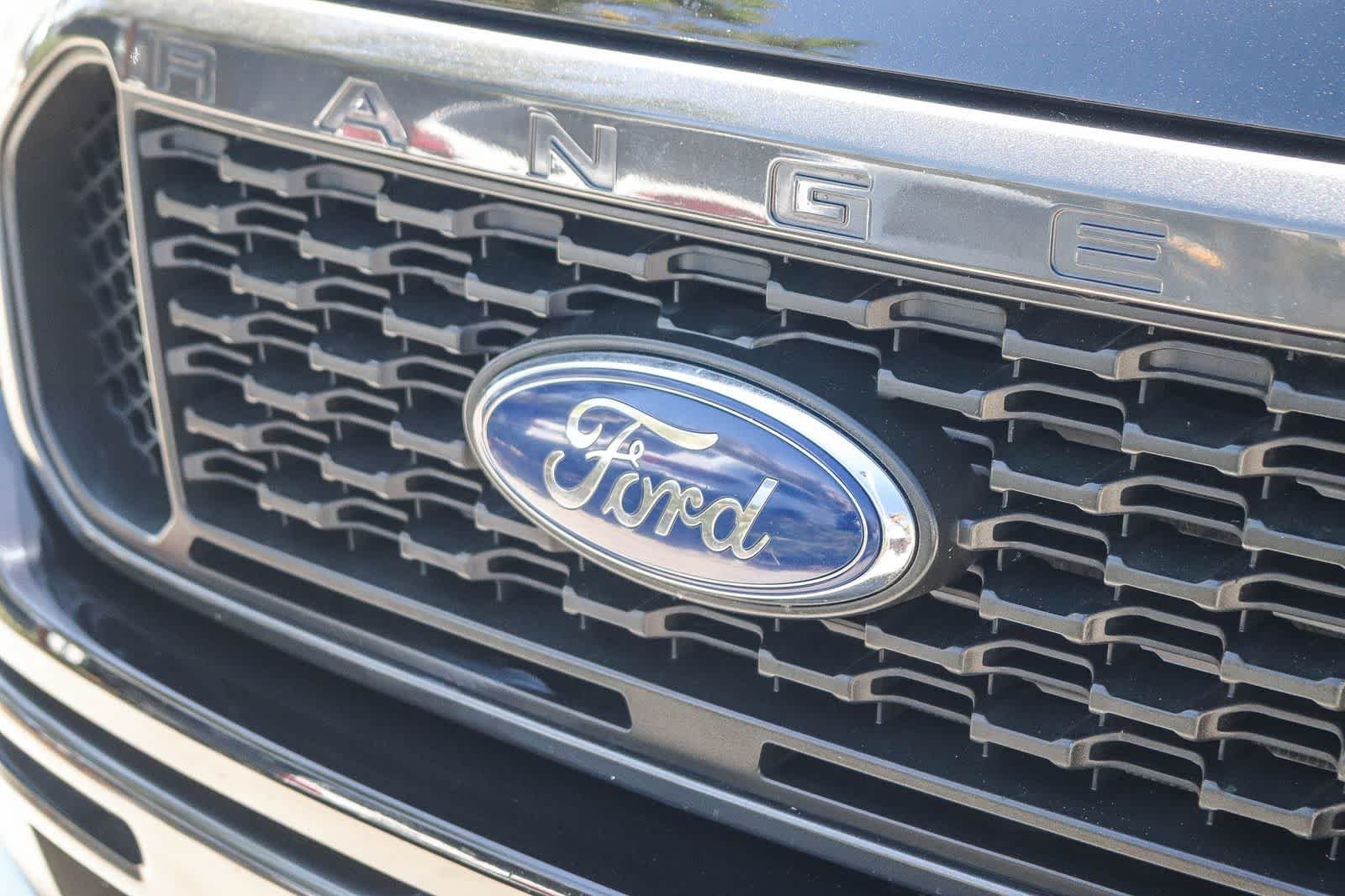Used 2019 Shadow Black Ford XLT image 10