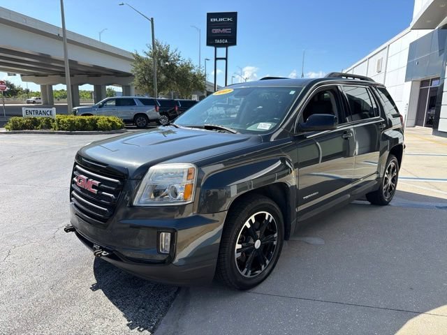Used 2017 GRAPHITE GRAY METALLIC GMC SLT image 3