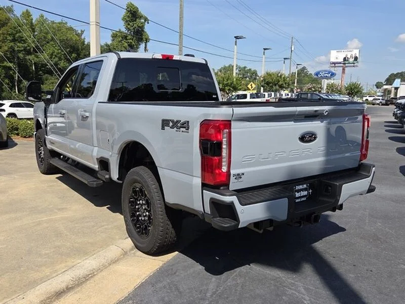 New 2026 Glacier Gray Metallic Tri-Coat Ford F-250® Lariat® image 12