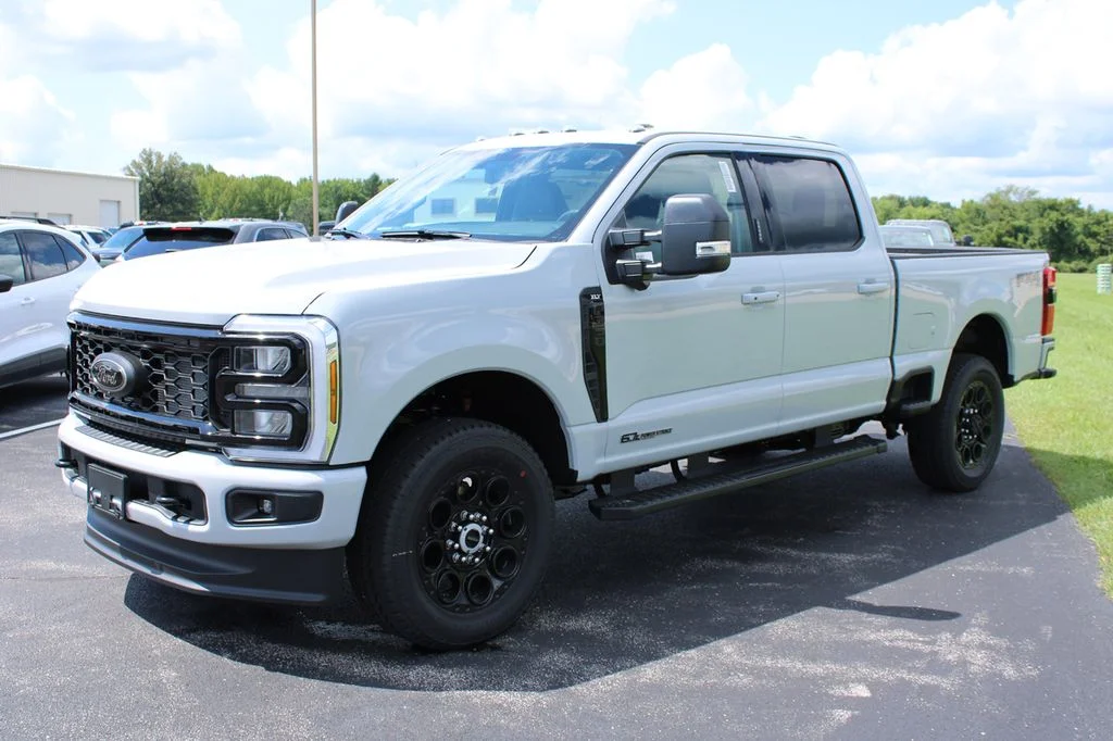 New 2026 Avalanche Ford F-350® XLT image 3