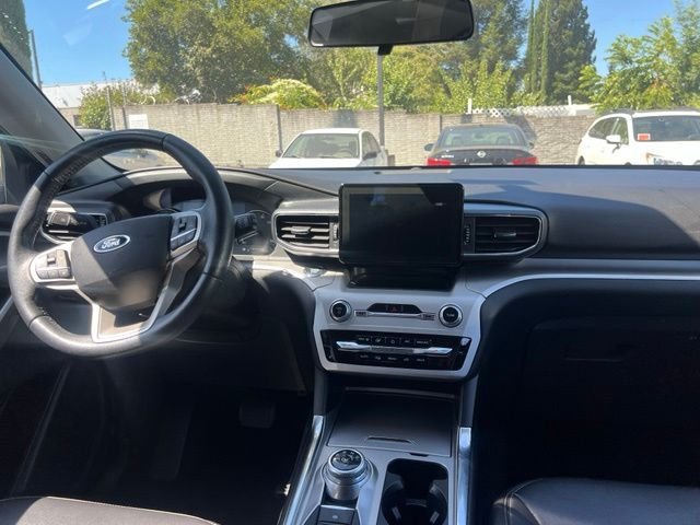 Used 2020 Green Ford XLT image 7