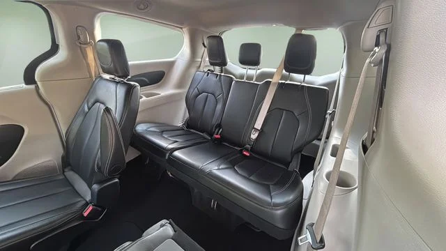 Used 2024 White Chrysler Touring L image 33