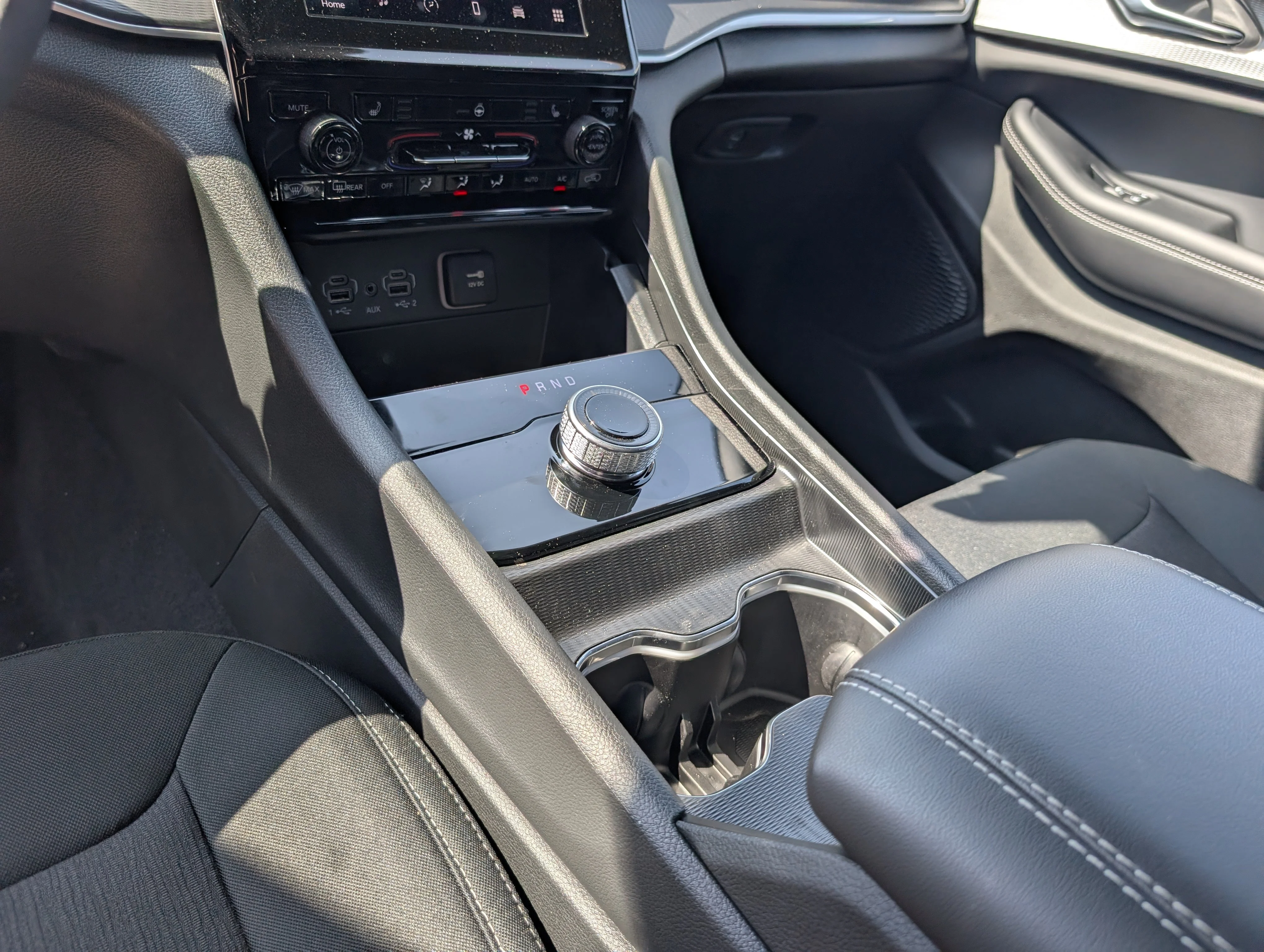 New 2025 Bright White Jeep Laredo image 33