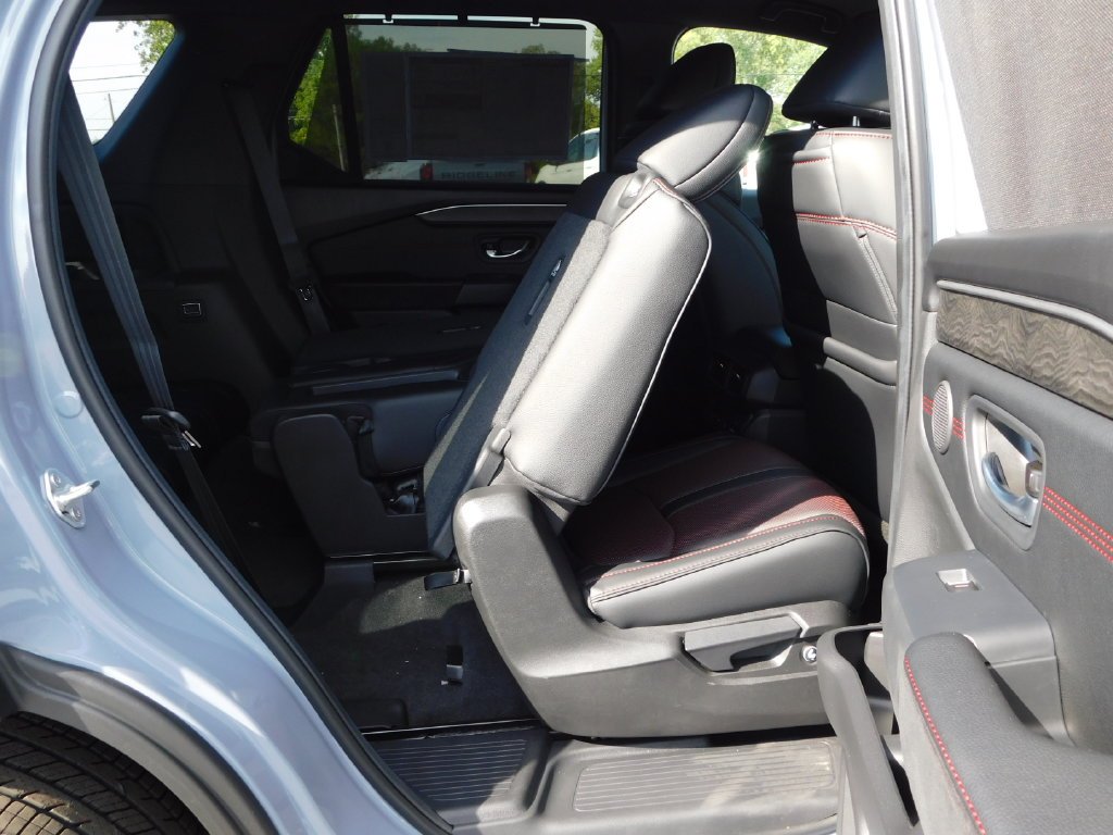 New 2026 Sonic Gray Pearl Honda Black Edition image 34