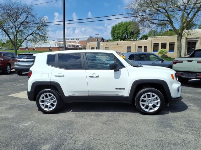 Used 2023 White Jeep Latitude image 3