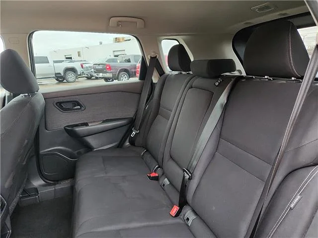 Used 2023 Gray Nissan S image 9