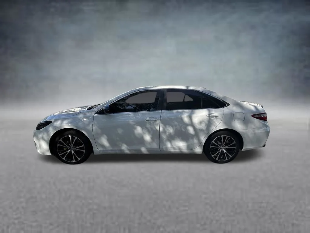 Used 2016 White Toyota LE image 4