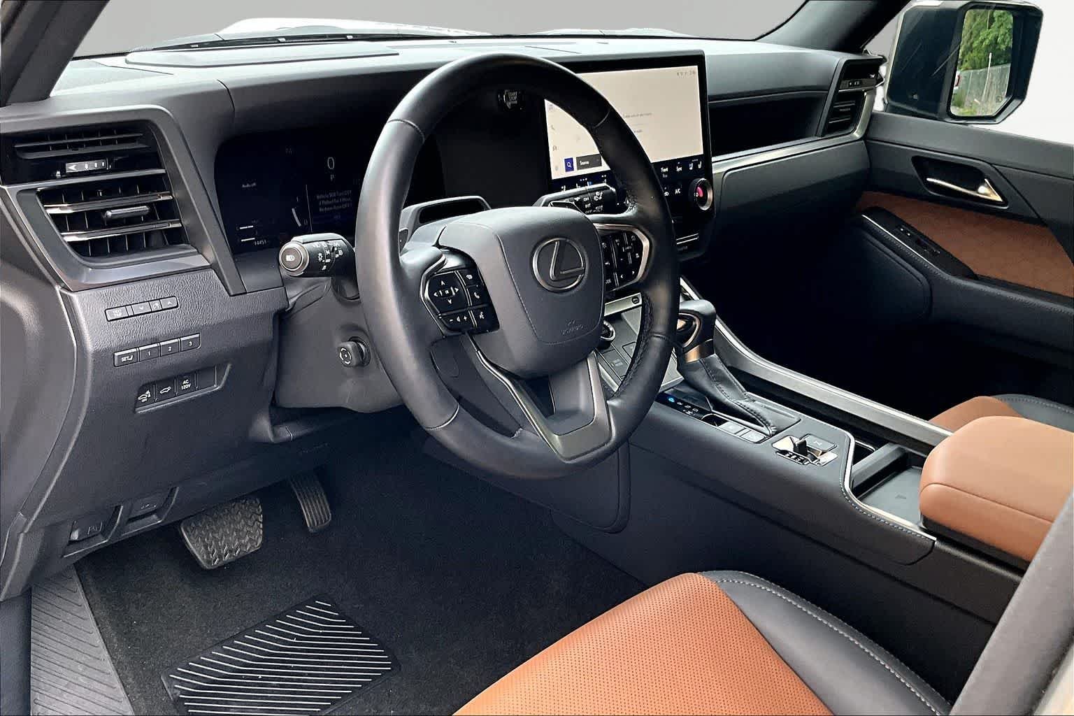 Used 2025 Atomic Silver Lexus Premium+ image 18